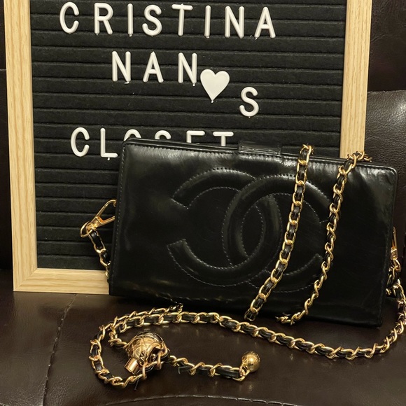 CHANEL Handbags - Vintage Chanel CC Logo Bifold  patent wallet (WOC)  24K GHW
